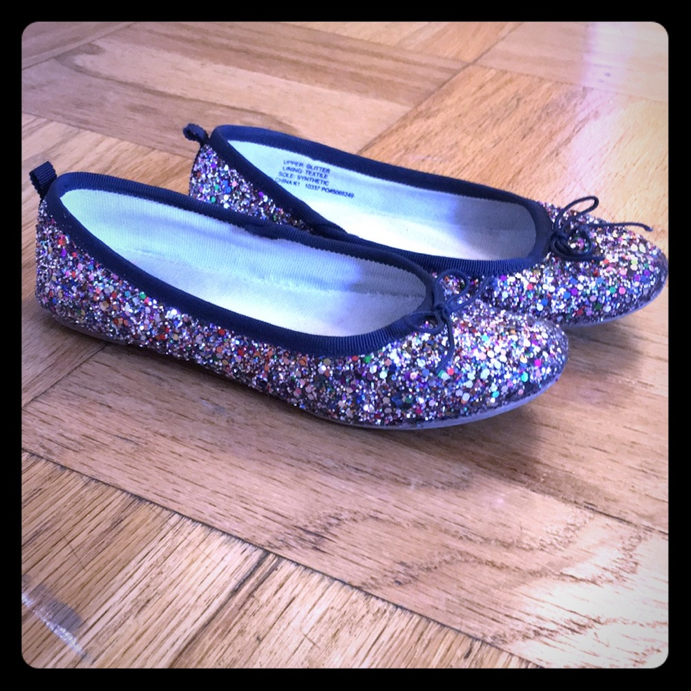 Flat shoes